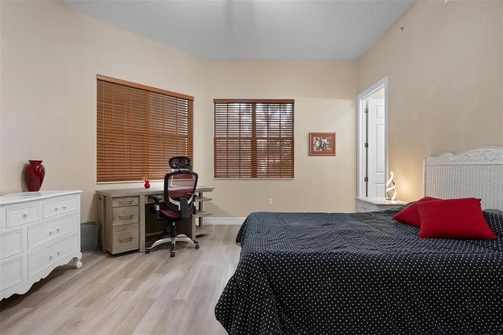 For Sale: $949,000 (3 beds, 3 baths, 3771 Square Feet)