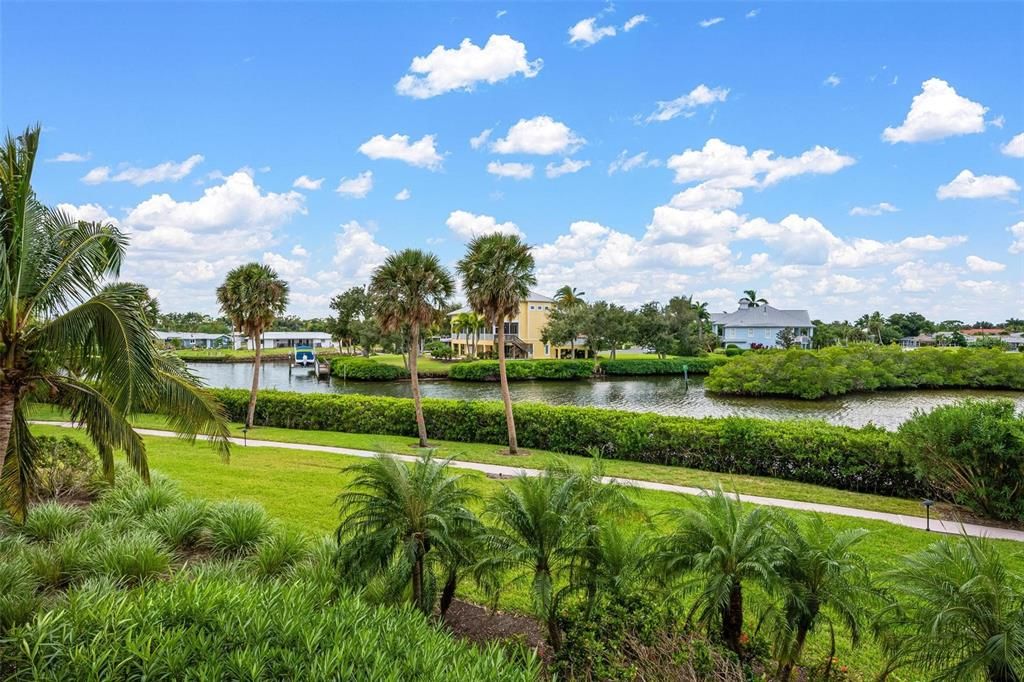 For Sale: $949,000 (3 beds, 3 baths, 3771 Square Feet)