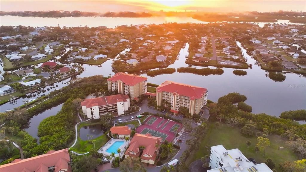 For Sale: $949,000 (3 beds, 3 baths, 3771 Square Feet)