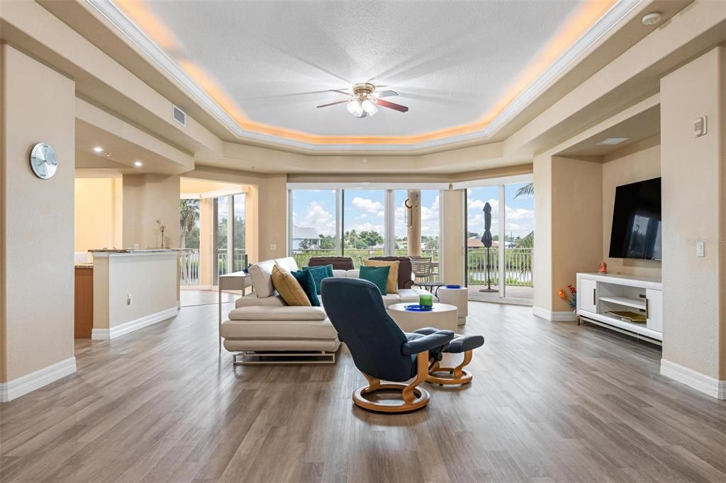 For Sale: $949,000 (3 beds, 3 baths, 3771 Square Feet)