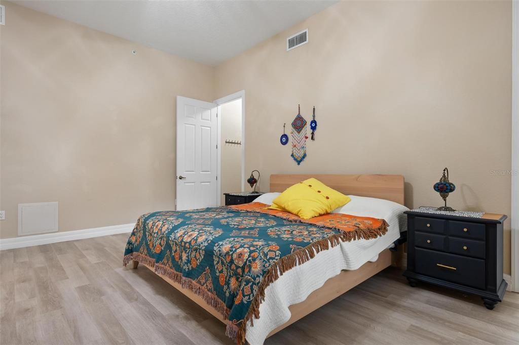 For Sale: $949,000 (3 beds, 3 baths, 3771 Square Feet)