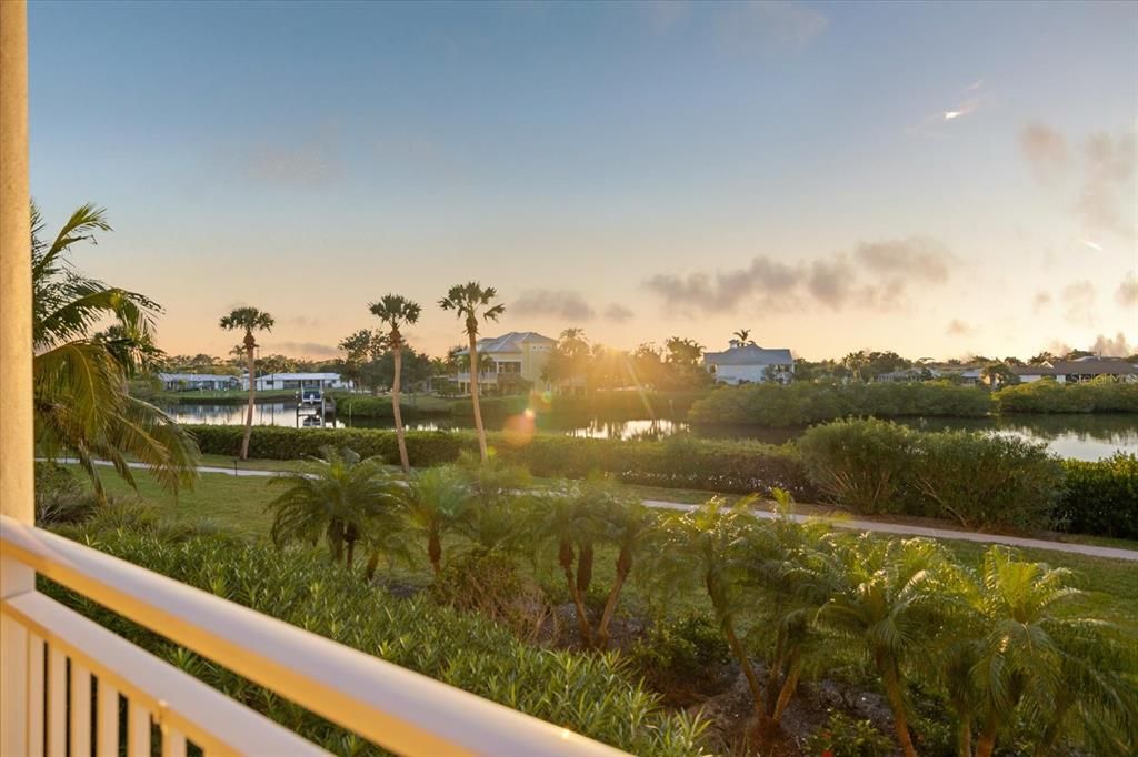 For Sale: $949,000 (3 beds, 3 baths, 3771 Square Feet)