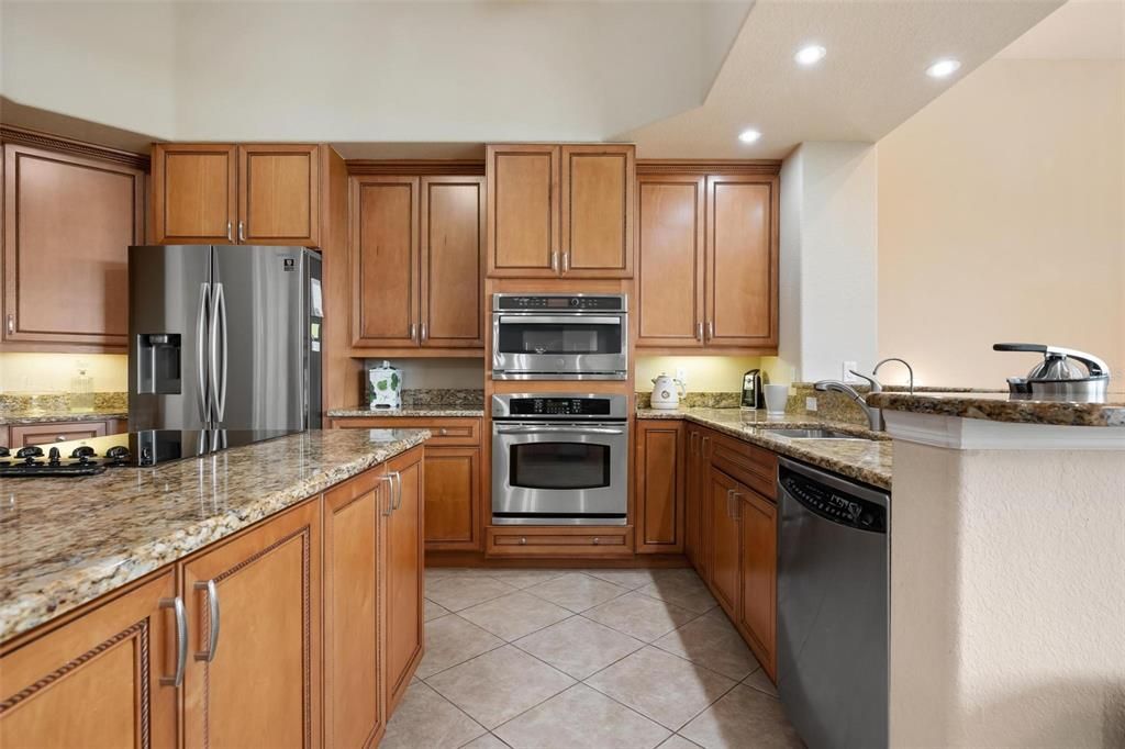 For Sale: $949,000 (3 beds, 3 baths, 3771 Square Feet)