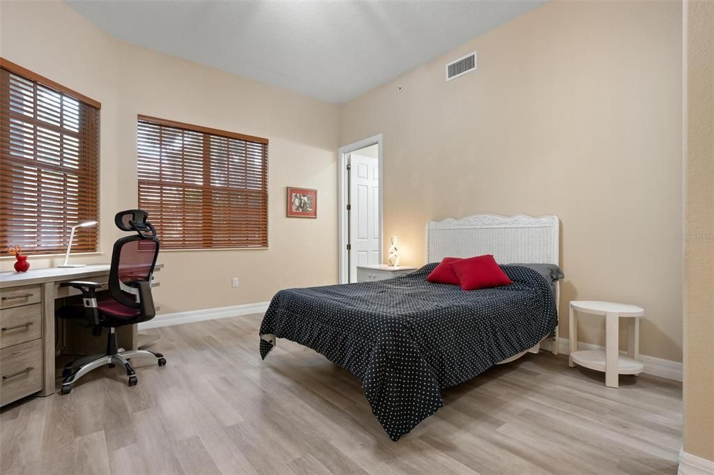 For Sale: $949,000 (3 beds, 3 baths, 3771 Square Feet)