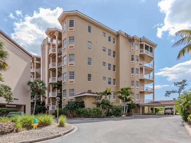 For Sale: $949,000 (3 beds, 3 baths, 3771 Square Feet)