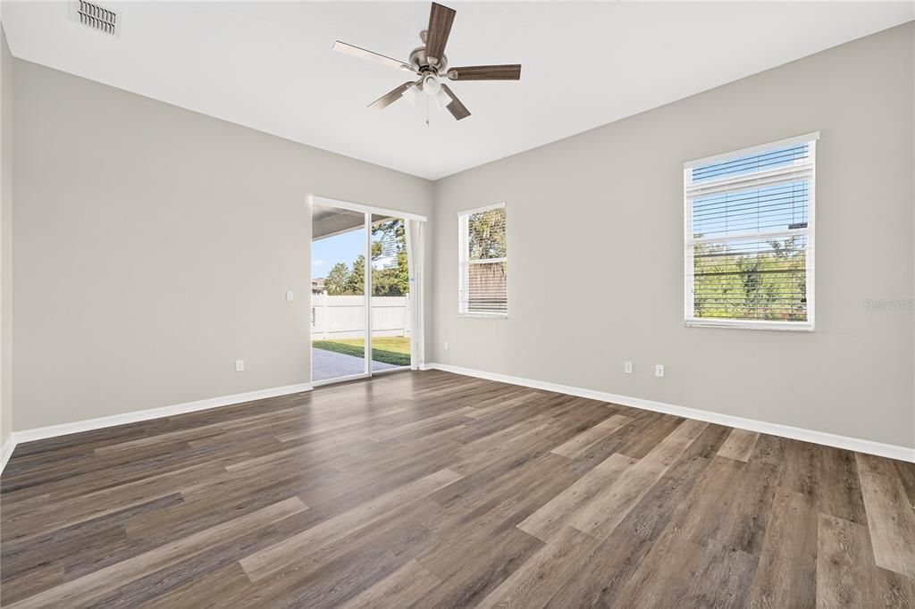 Active With Contract: $434,900 (4 beds, 2 baths, 2567 Square Feet)