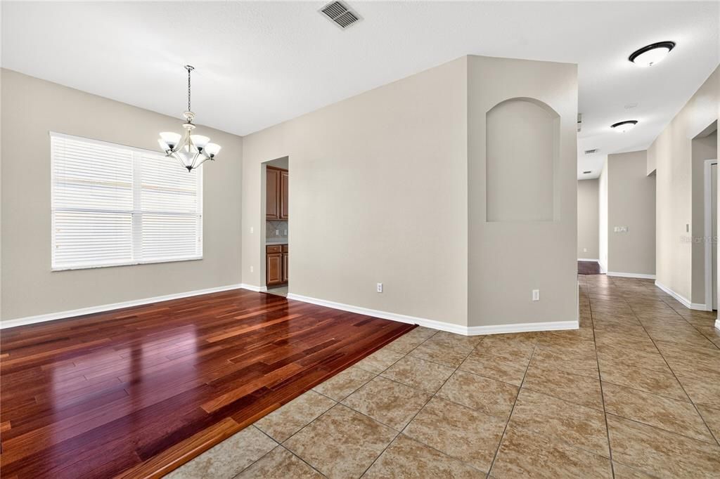 Active With Contract: $434,900 (4 beds, 2 baths, 2567 Square Feet)