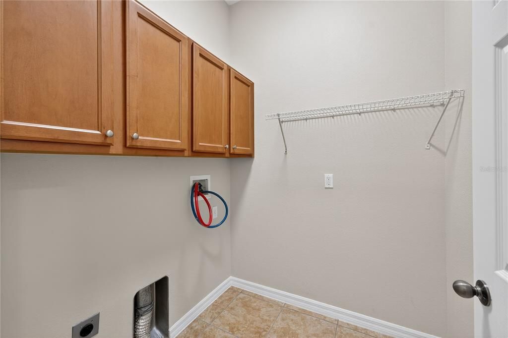 Active With Contract: $434,900 (4 beds, 2 baths, 2567 Square Feet)