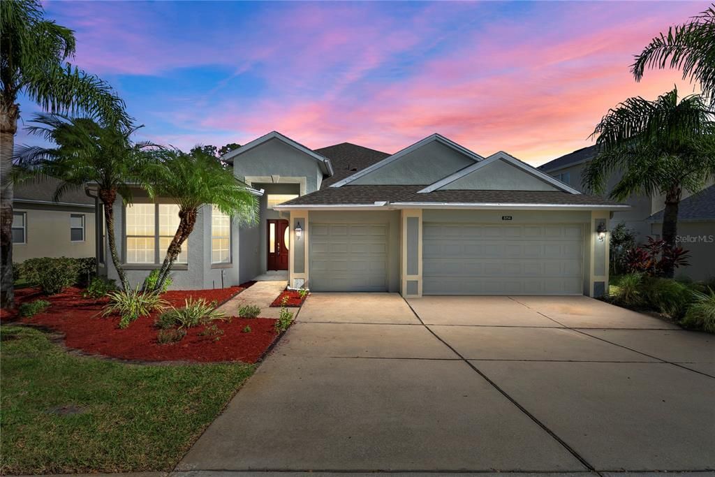 Active With Contract: $434,900 (4 beds, 2 baths, 2567 Square Feet)