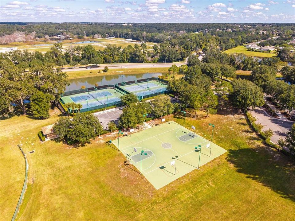 Active With Contract: $434,900 (4 beds, 2 baths, 2567 Square Feet)