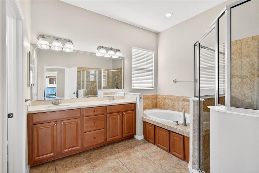 Active With Contract: $434,900 (4 beds, 2 baths, 2567 Square Feet)