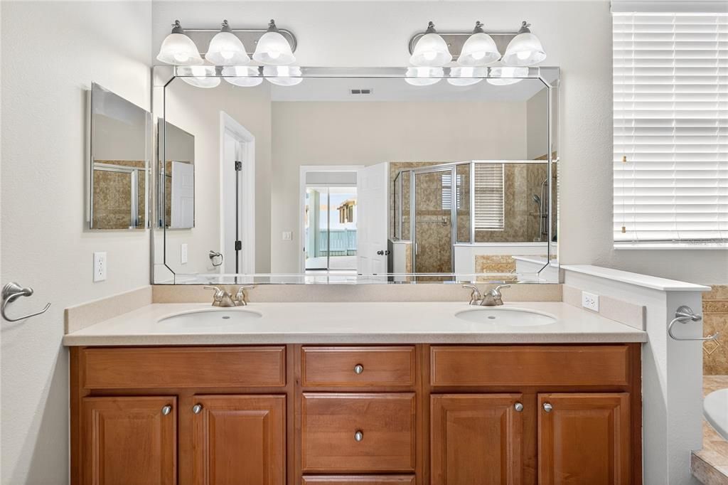 Active With Contract: $434,900 (4 beds, 2 baths, 2567 Square Feet)