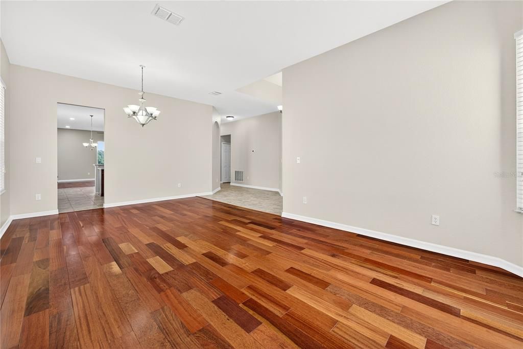 Active With Contract: $434,900 (4 beds, 2 baths, 2567 Square Feet)