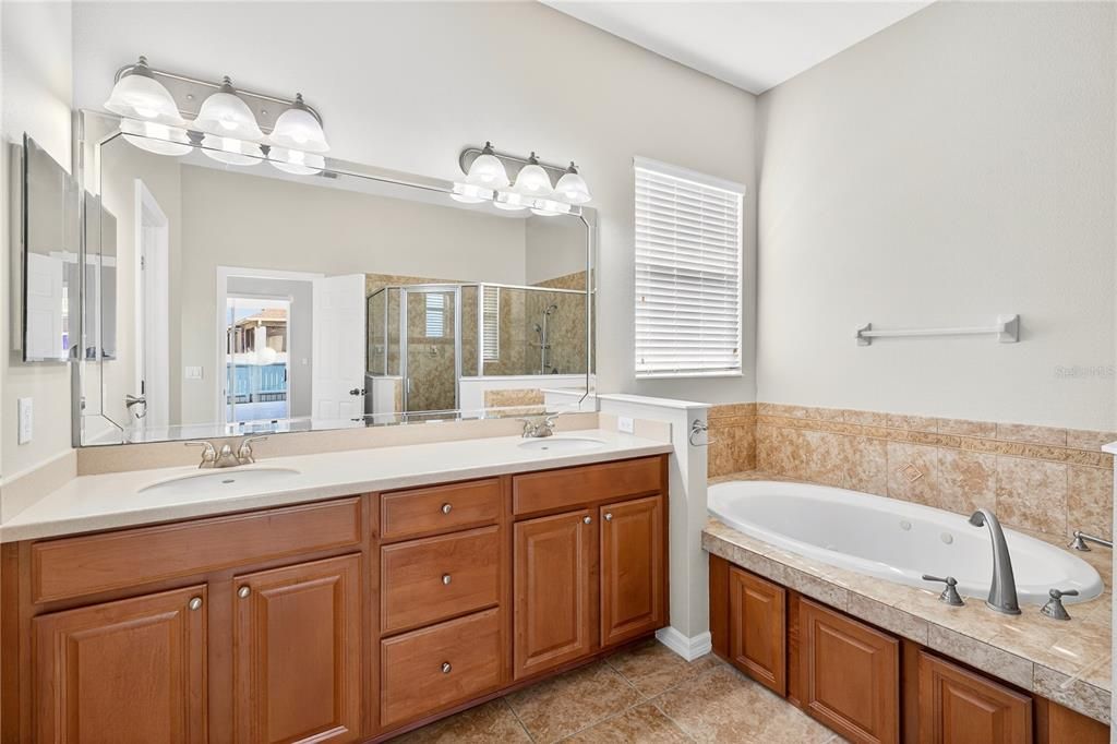 Active With Contract: $434,900 (4 beds, 2 baths, 2567 Square Feet)