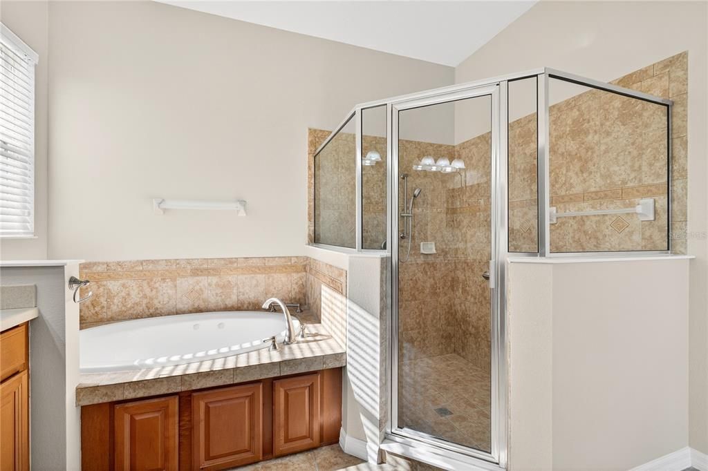 Active With Contract: $434,900 (4 beds, 2 baths, 2567 Square Feet)