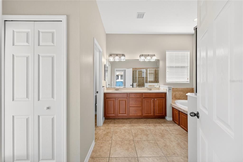 Active With Contract: $434,900 (4 beds, 2 baths, 2567 Square Feet)