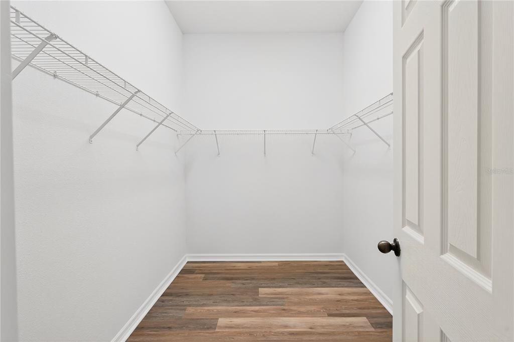 Active With Contract: $434,900 (4 beds, 2 baths, 2567 Square Feet)