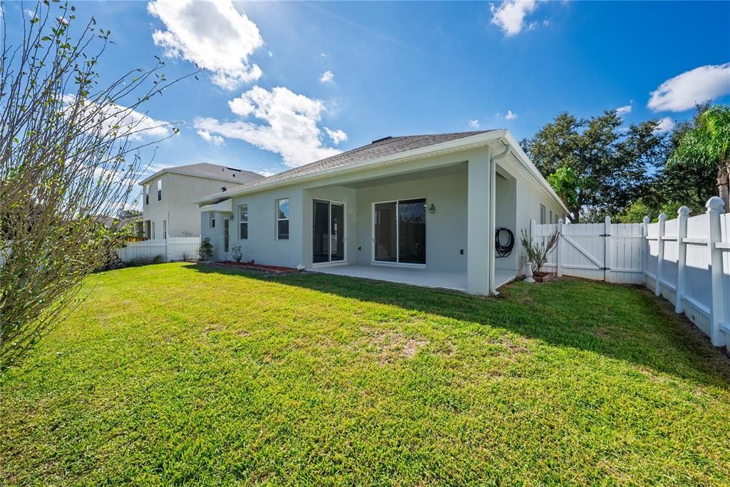 Active With Contract: $434,900 (4 beds, 2 baths, 2567 Square Feet)