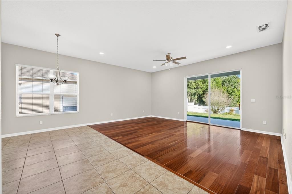 Active With Contract: $434,900 (4 beds, 2 baths, 2567 Square Feet)