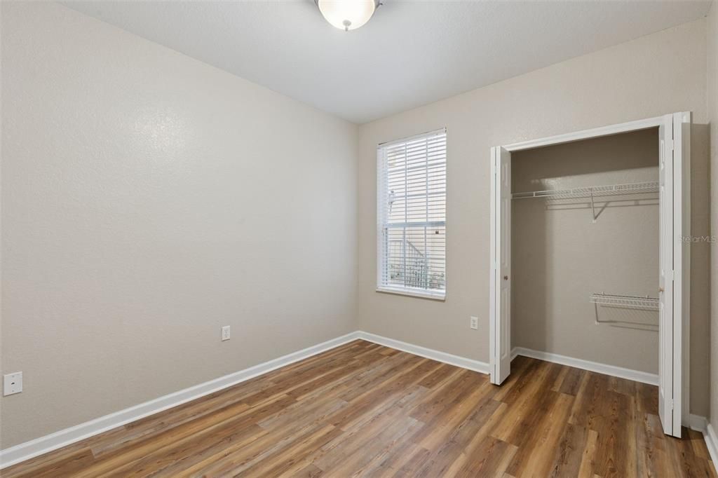 合同活跃: $289,000 (2 贝兹, 2 浴室, 1438 平方英尺)