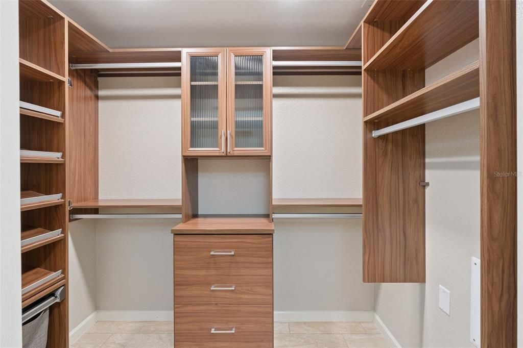 合同活跃: $289,000 (2 贝兹, 2 浴室, 1438 平方英尺)