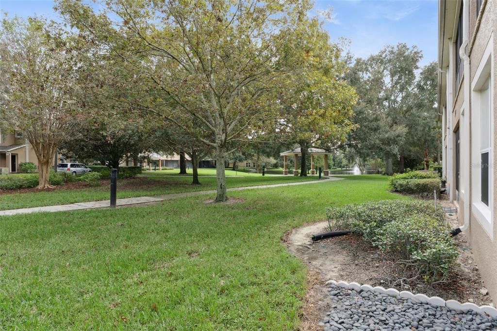 合同活跃: $289,000 (2 贝兹, 2 浴室, 1438 平方英尺)