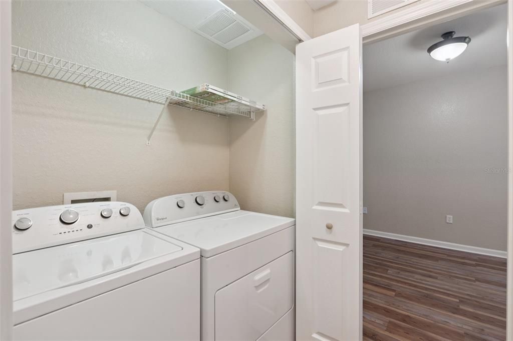 合同活跃: $289,000 (2 贝兹, 2 浴室, 1438 平方英尺)