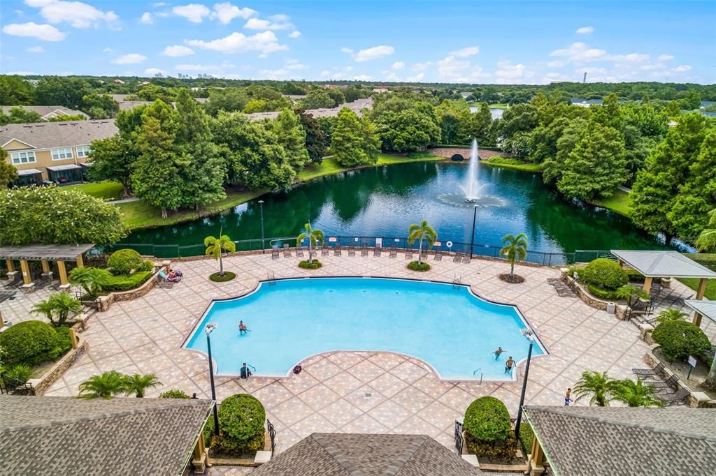 合同活跃: $289,000 (2 贝兹, 2 浴室, 1438 平方英尺)