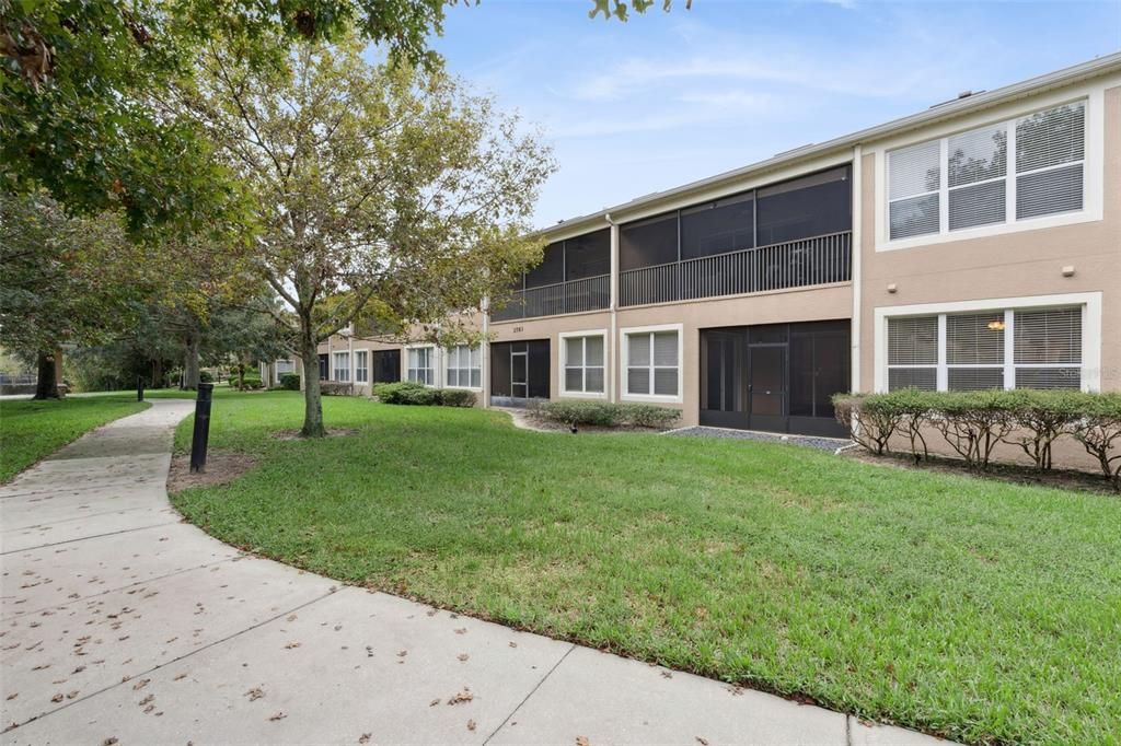 合同活跃: $289,000 (2 贝兹, 2 浴室, 1438 平方英尺)