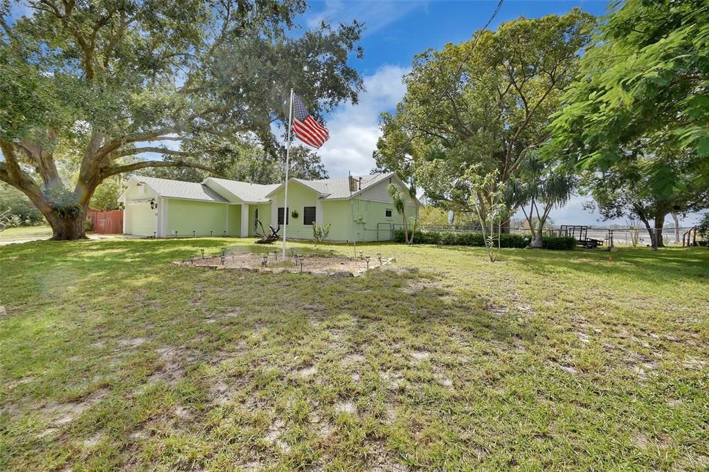 合同活跃: $345,000 (3 贝兹, 2 浴室, 1497 平方英尺)