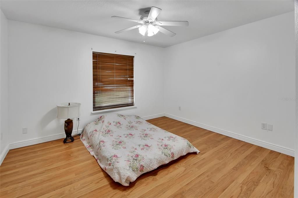 合同活跃: $345,000 (3 贝兹, 2 浴室, 1497 平方英尺)