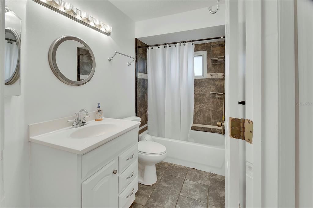 合同活跃: $345,000 (3 贝兹, 2 浴室, 1497 平方英尺)