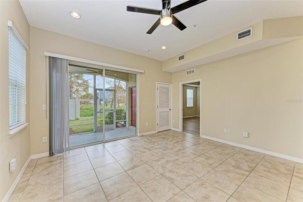 Active With Contract: $274,500 (2 beds, 2 baths, 1397 Square Feet)