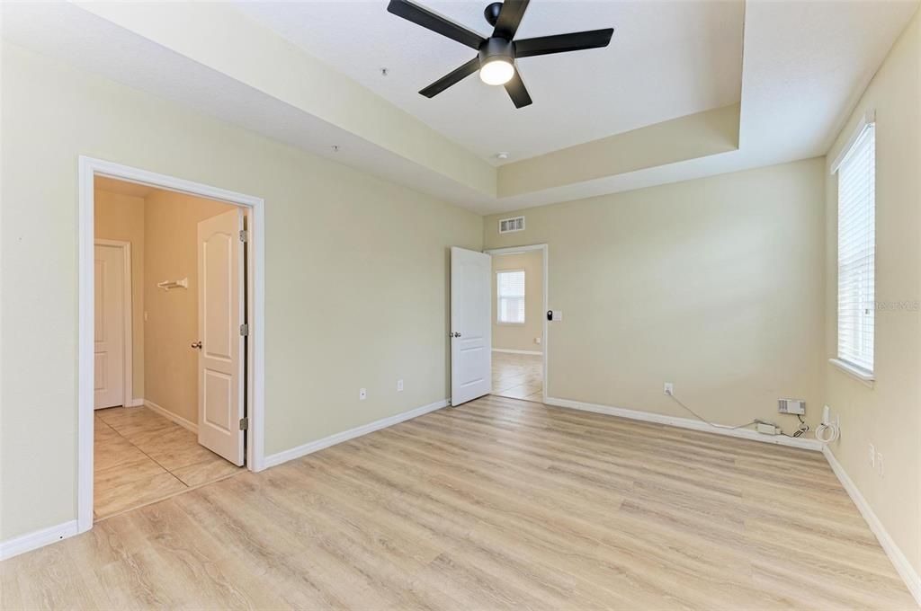 Active With Contract: $274,500 (2 beds, 2 baths, 1397 Square Feet)