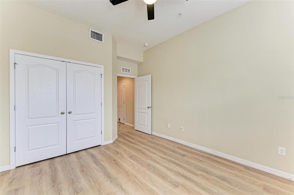 Active With Contract: $274,500 (2 beds, 2 baths, 1397 Square Feet)