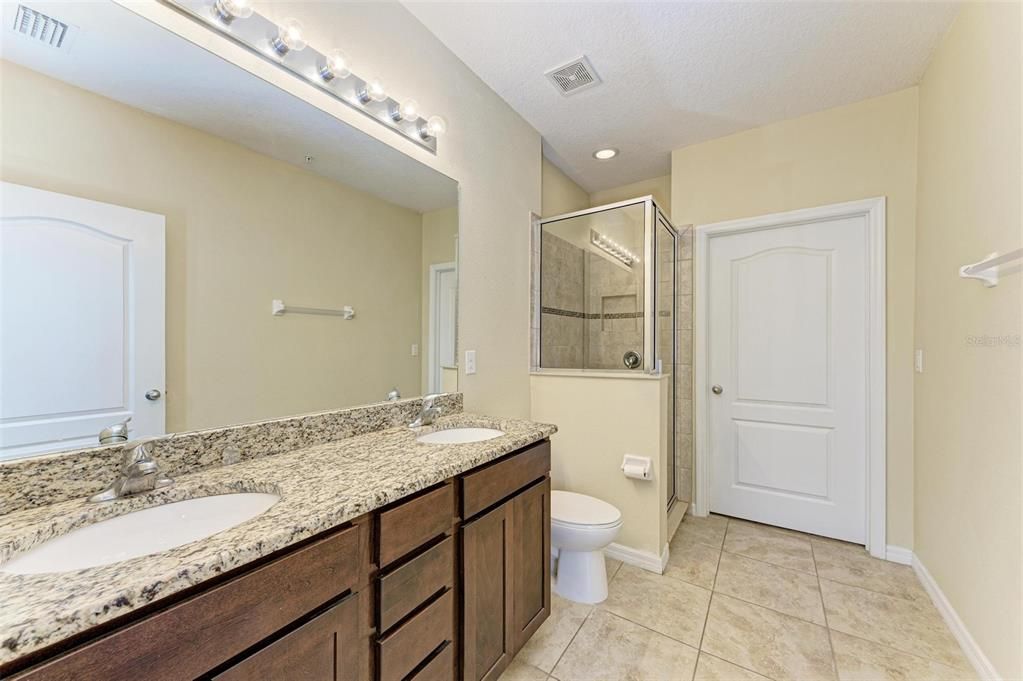 Active With Contract: $274,500 (2 beds, 2 baths, 1397 Square Feet)