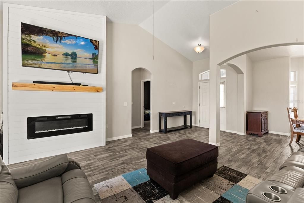 待售: $395,000 (3 贝兹, 2 浴室, 1707 平方英尺)