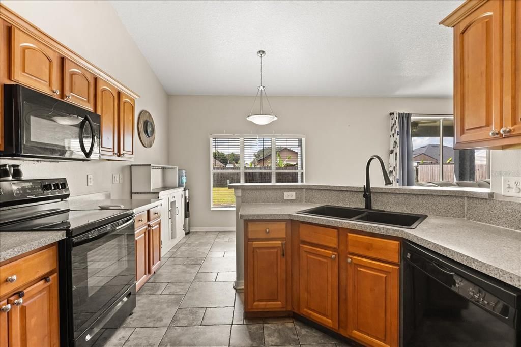 待售: $395,000 (3 贝兹, 2 浴室, 1707 平方英尺)