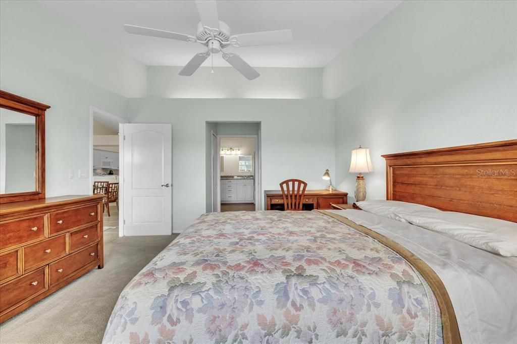 For Sale: $249,900 (3 beds, 2 baths, 1460 Square Feet)