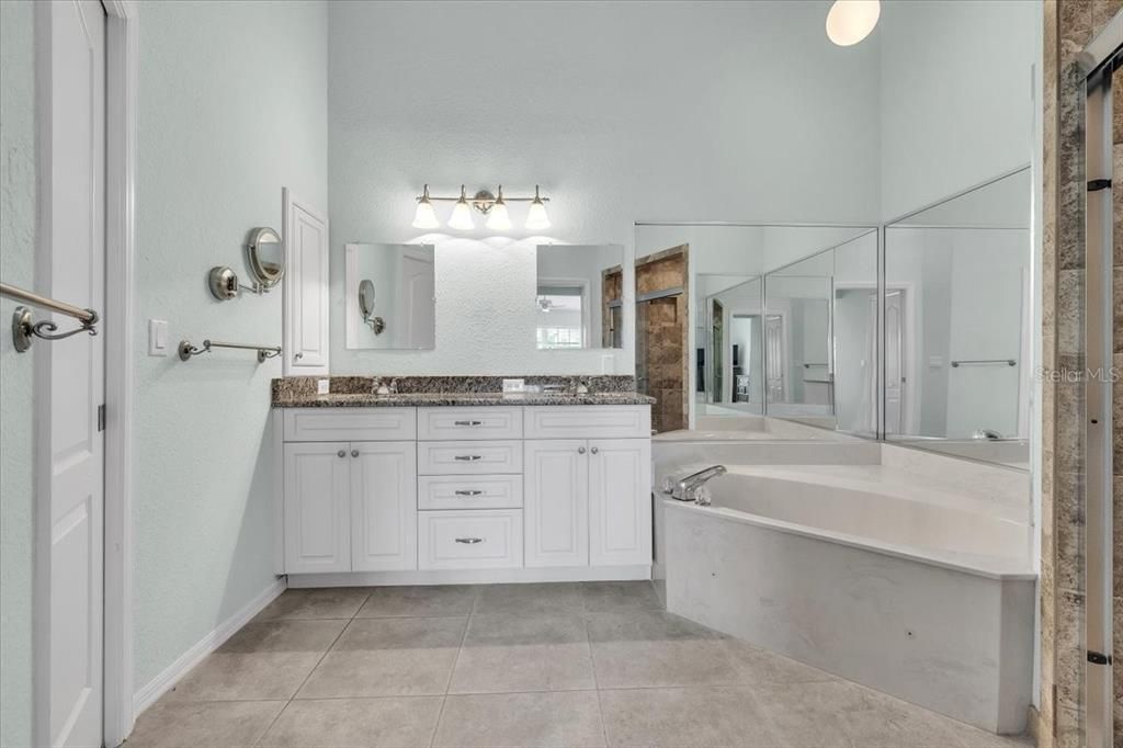 For Sale: $249,900 (3 beds, 2 baths, 1460 Square Feet)