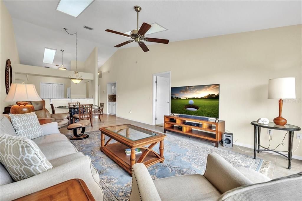 For Sale: $249,900 (3 beds, 2 baths, 1460 Square Feet)