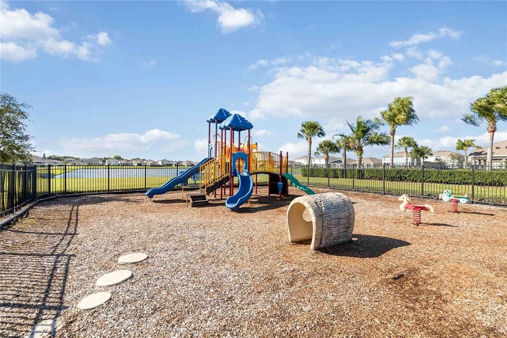 На продажу: $410,000 (4 спален, 2 ванн, 1846 Квадратных фут)