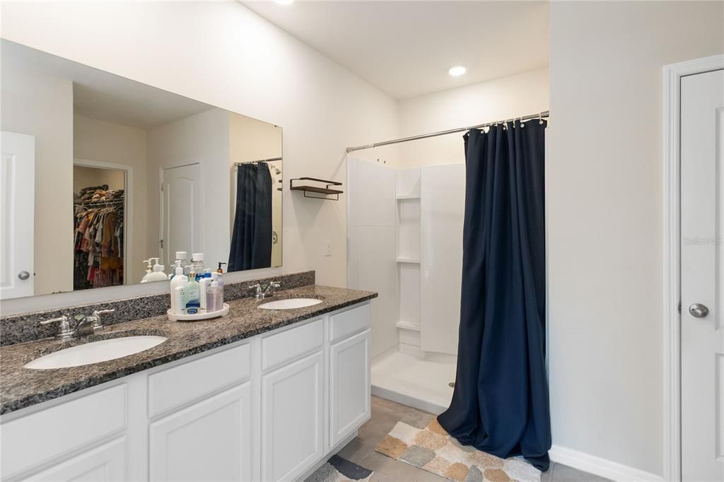 На продажу: $410,000 (4 спален, 2 ванн, 1846 Квадратных фут)