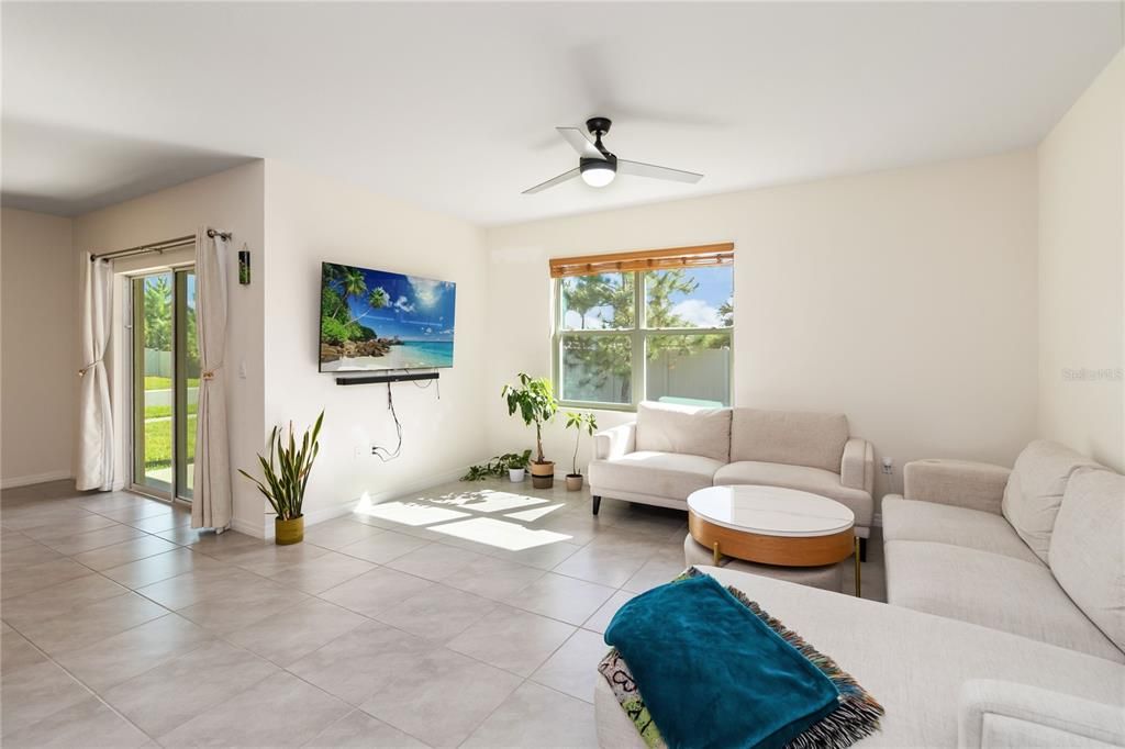 На продажу: $410,000 (4 спален, 2 ванн, 1846 Квадратных фут)