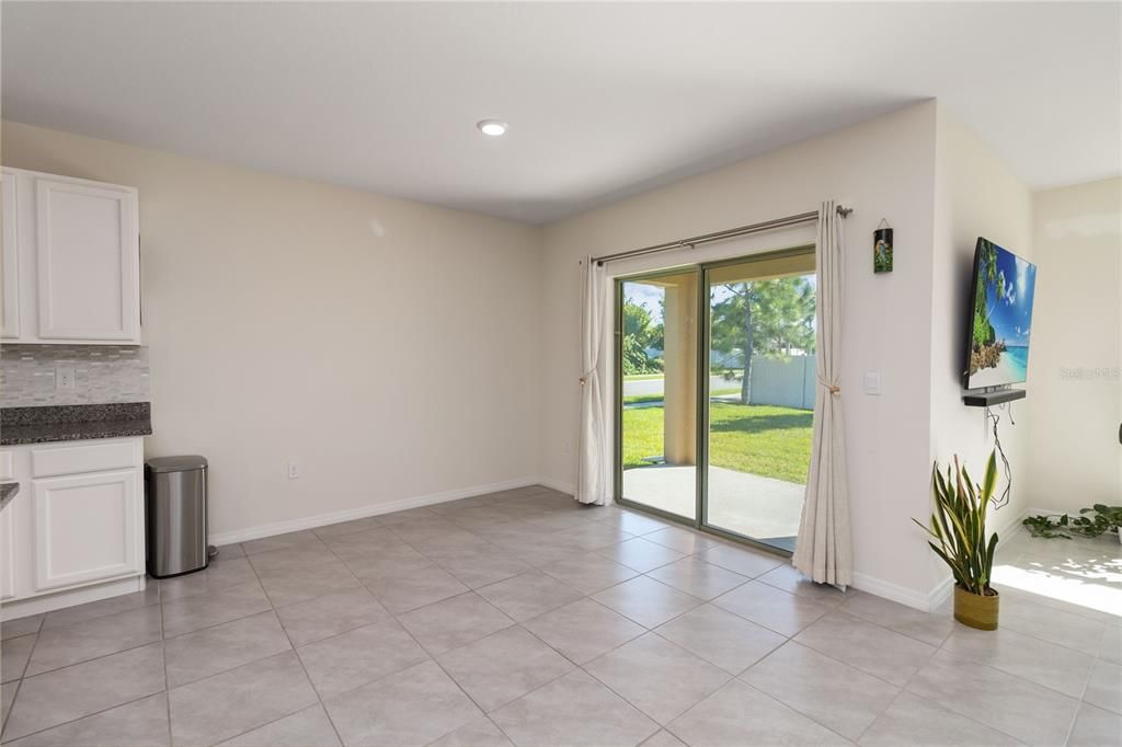 На продажу: $410,000 (4 спален, 2 ванн, 1846 Квадратных фут)