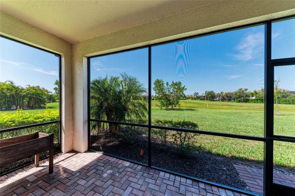 For Sale: $680,000 (3 beds, 3 baths, 2217 Square Feet)