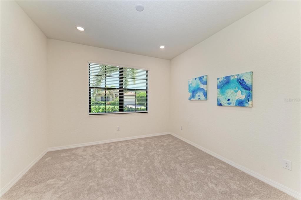 For Sale: $680,000 (3 beds, 3 baths, 2217 Square Feet)