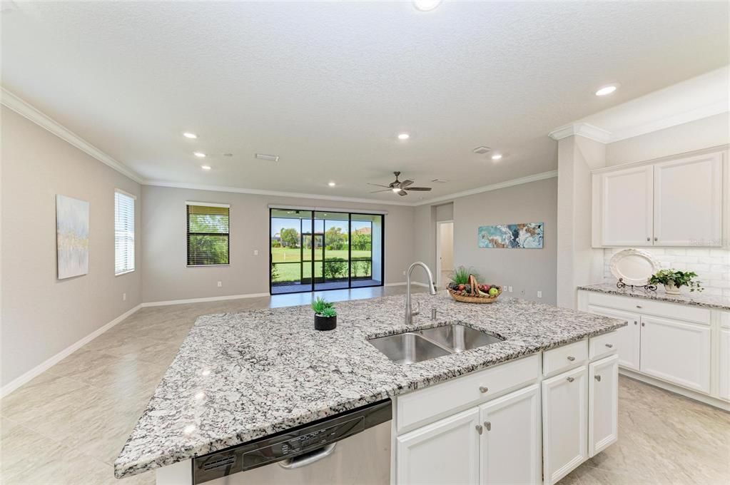 For Sale: $680,000 (3 beds, 3 baths, 2217 Square Feet)