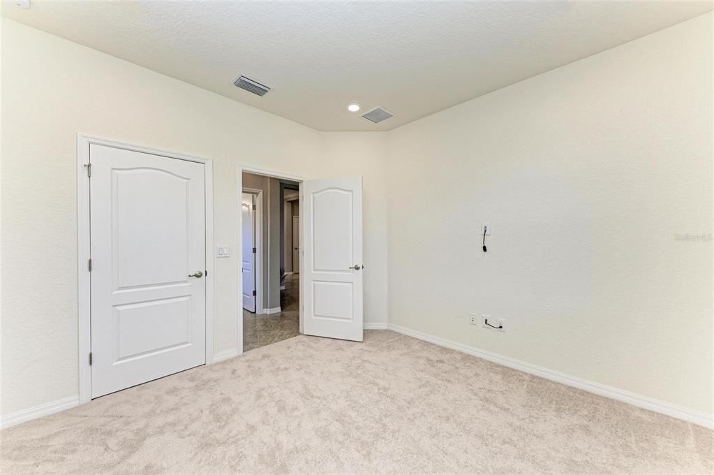 For Sale: $680,000 (3 beds, 3 baths, 2217 Square Feet)