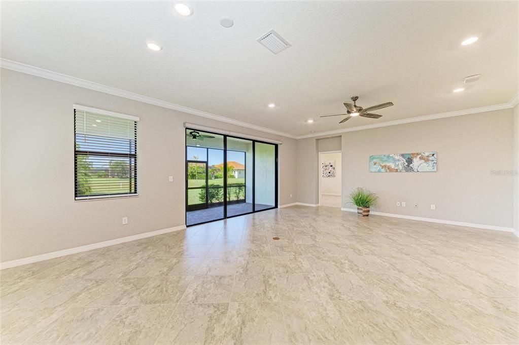 For Sale: $680,000 (3 beds, 3 baths, 2217 Square Feet)